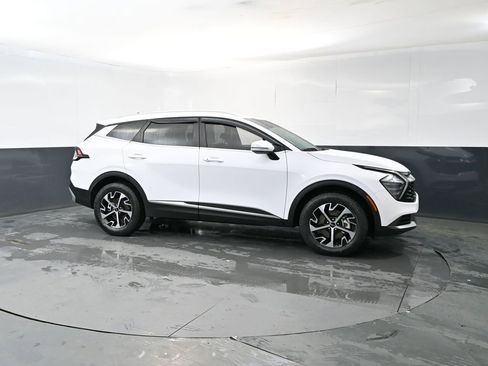 Certified 2025 Kia Sportage EX AWD/4WD image 7