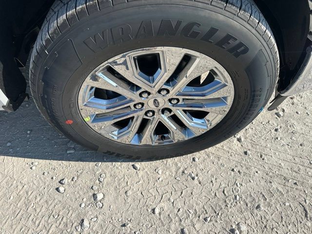 New 2026 Ford F150 Lariat w/ Equipment Group 501A Mid RWD image 9