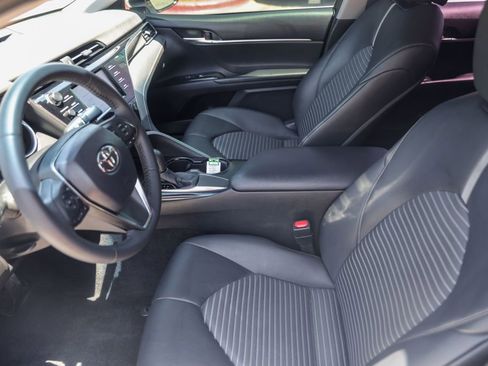 Used 2018 Toyota Camry SE FWD image 9