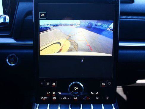 Used 2025 GMC Terrain Elevation image 17