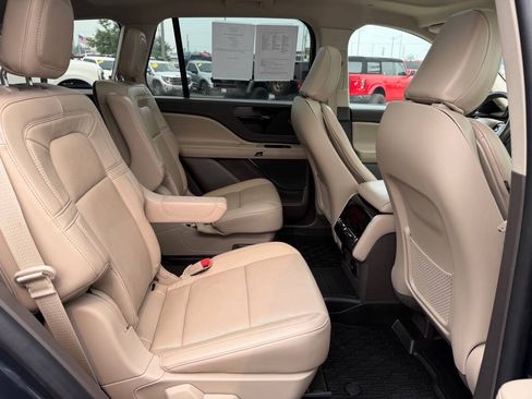 Used 2022 Lincoln Aviator Reserve w/ Elements Package Plus AWD/4WD image 50