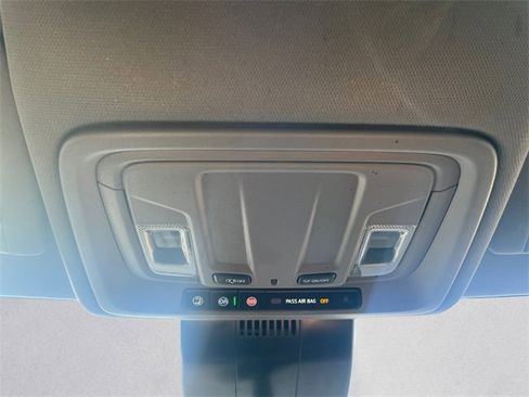 Used 2025 Chevrolet Silverado 1500 LT image 23