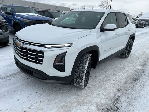 New 2026 Chevrolet Equinox LT AWD/4WD image 3