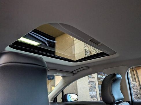 Used 2019 Ford Fusion Titanium image 27