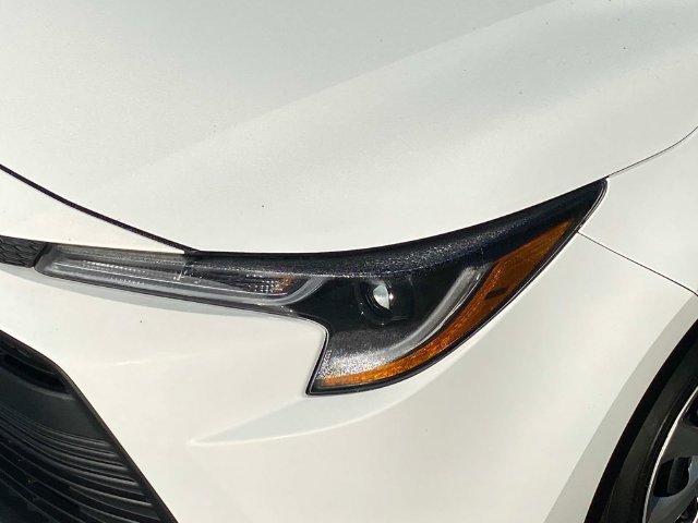Used 2023 Toyota Corolla LE FWD image 5