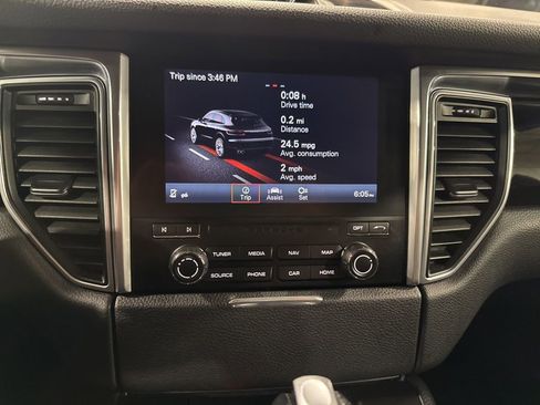 Used 2018 Porsche Macan image 23