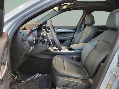 New 2025 Alfa Romeo Stelvio Sprint image 32