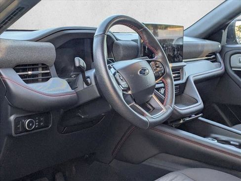 Used 2025 Ford Explorer ST-Line w/ ST-Line Street Pack AWD/4WD image 2