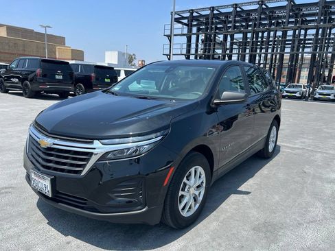 Used 2023 Chevrolet Equinox LS FWD image 1