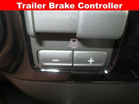 Used 2026 Chevrolet Silverado 2500 ZR2 AWD/4WD image 23