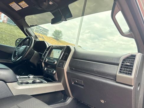 Used 2019 Ford Expedition Max XLT AWD/4WD image 30