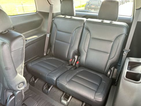 Used 2023 GMC Acadia SLE w/ Driver Convenience Package AWD/4WD image 23
