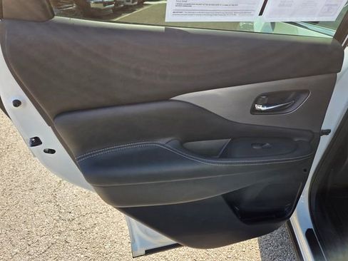 Used 2022 Nissan Murano SV image 16