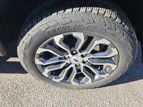 Used 2024 Chevrolet Colorado Z71 w/ Z71 Convenience Package 2 image 10