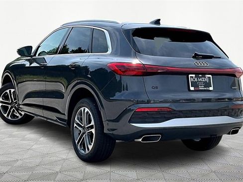 Used 2025 Audi Q5 Premium image 12