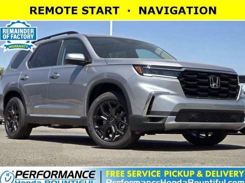 Used 2025 Honda Pilot Touring image 1