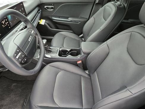 New 2026 Kia K4 EX image 9