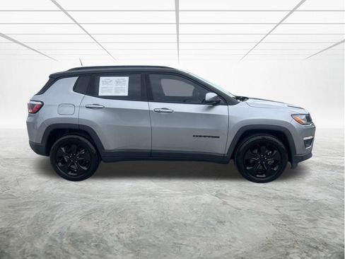 Certified 2019 Jeep Compass Altitude image 3