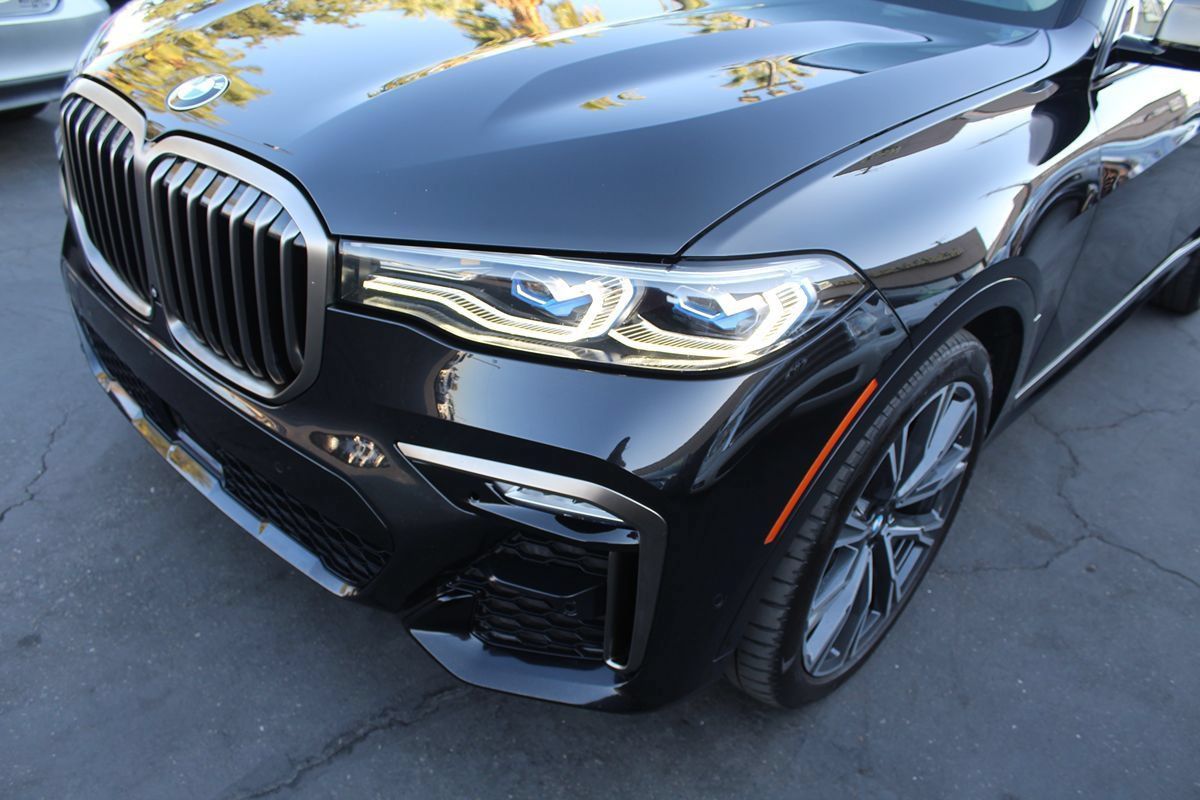 Used 2021 BMW X7 M50i w/ Dynamic Handling Package AWD/4WD image 10