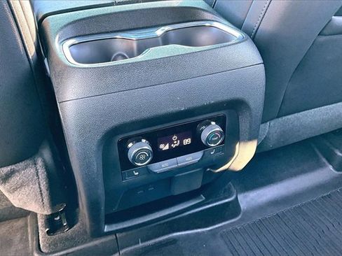 Used 2025 Chevrolet Traverse High Country image 10