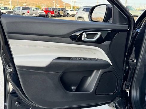 New 2026 Jeep Compass Limited image 25