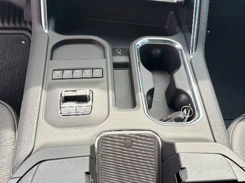 New 2025 GMC Sierra 3500 Denali w/ Denali Reserve Package image 22