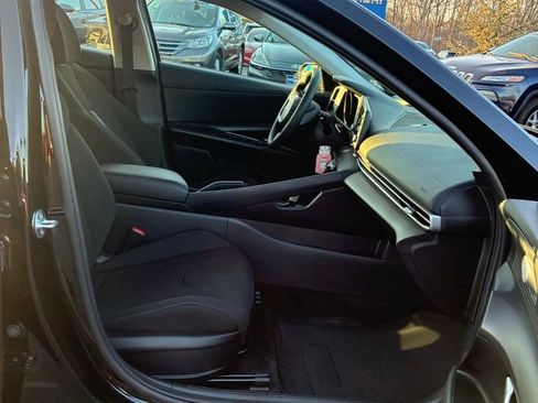 Used 2023 Hyundai Elantra SEL image 18