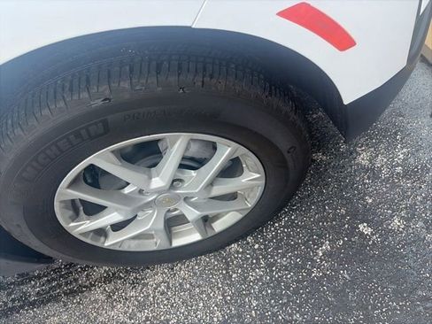 Used 2024 Chevrolet Equinox LS w/ LS Convenience Package image 7