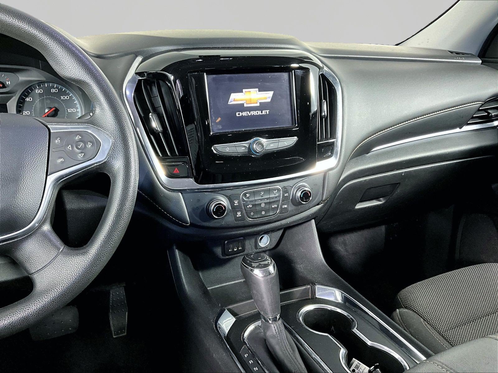 Used 2020 Chevrolet Traverse LS FWD image 9