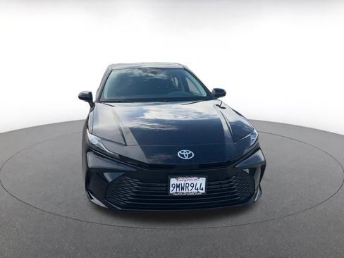 Used 2025 Toyota Camry LE image 4