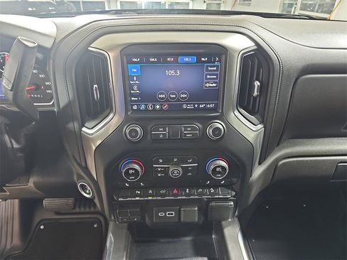 Certified 2021 Chevrolet Silverado 1500 LT Trail Boss w/ Convenience Package II image 25