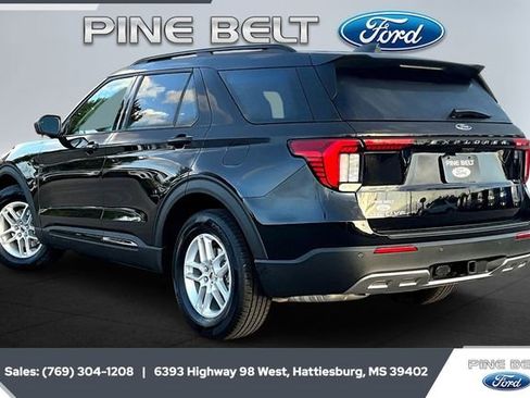 New 2026 Ford Explorer Active w/ Active Comfort Package image 2