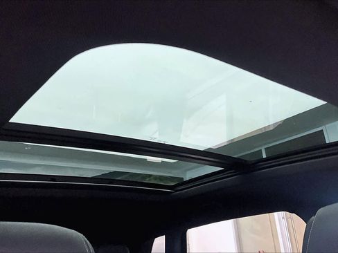 Used 2023 Audi e-tron Premium Plus w/ Premium Plus Package image 14