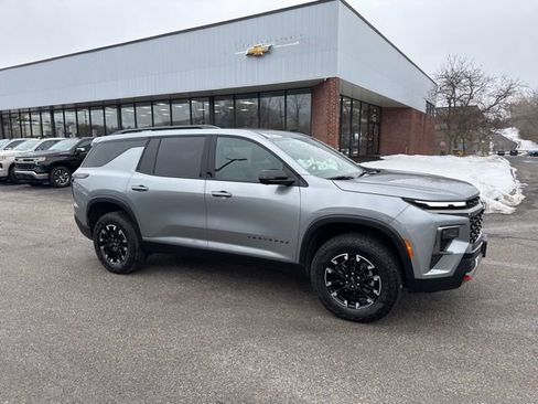 Used 2025 Chevrolet Traverse Z71 w/ Driver Confidence Package image 5