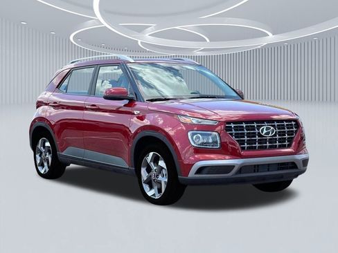 New 2025 Hyundai Venue Limited FWD image 2