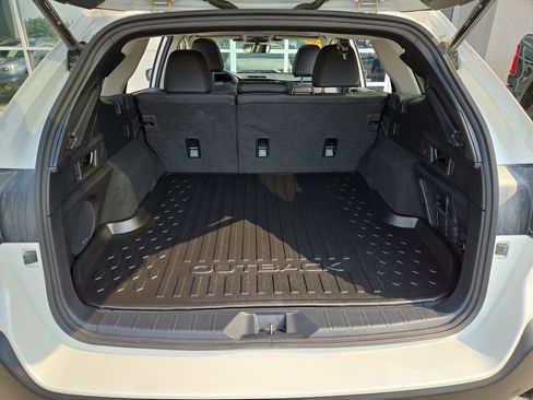 Used 2025 Subaru Outback Limited AWD/4WD image 30