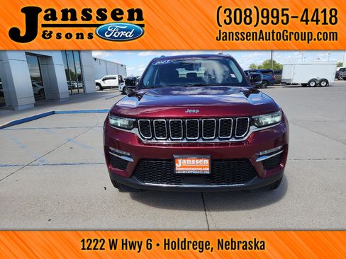 Used 2023 Jeep Grand Cherokee 4WD 4xe image 3