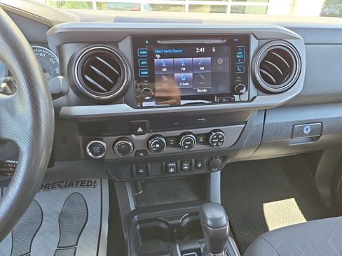 Used 2019 Toyota Tacoma TRD Off-Road image 22