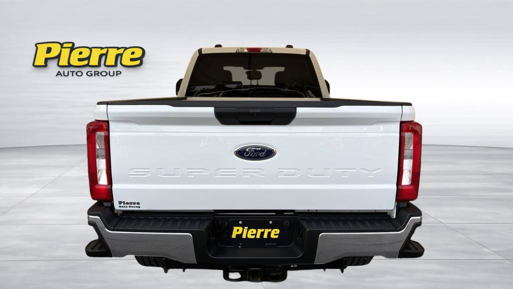 Used 2024 Ford F350 XLT w/ FX4 Off-Road Package AWD/4WD image 3