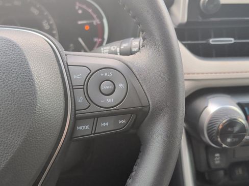 Used 2025 Toyota RAV4 XLE Premium FWD image 15