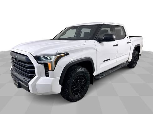 Used 2025 Toyota Tundra SR5 AWD/4WD image 4
