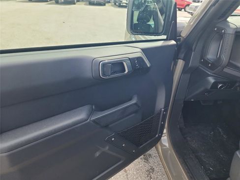 New 2025 Ford Bronco image 12