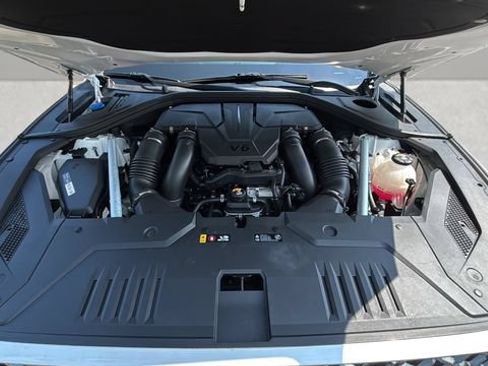 Used 2023 Genesis GV70 3.5T Sport w/ Sport Advanced Package AWD/4WD image 33
