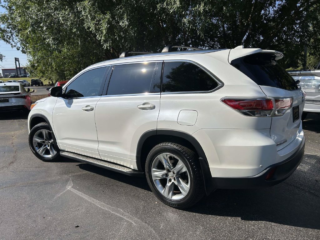 Used 2015 Toyota Highlander Limited FWD image 4