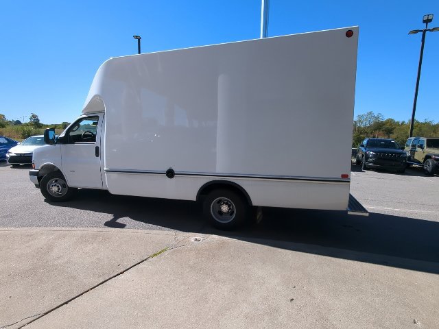 Used 2025 Chevrolet Express 3500 w/ Power Convenience Package RWD image 25