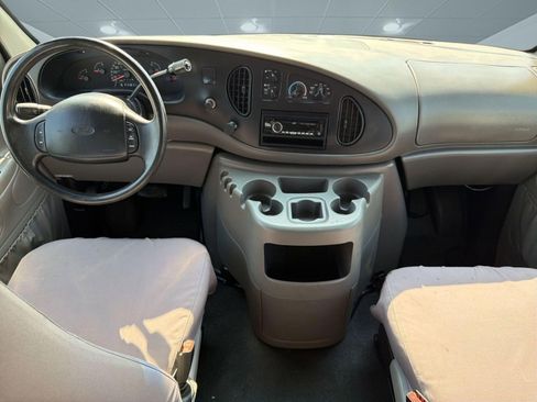 Used 2000 Ford E-350 and Econoline 350 XL RWD image 14