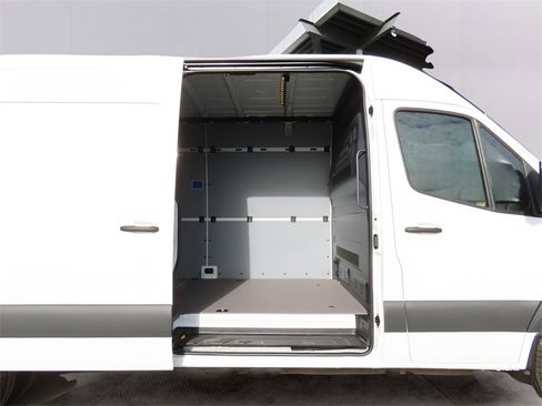 Used 2024 Mercedes-Benz Sprinter 3500 image 19