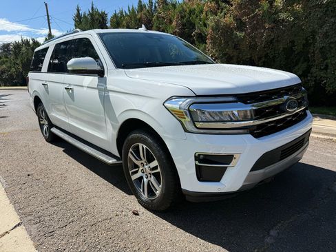 Used 2022 Ford Expedition Max Limited image 3