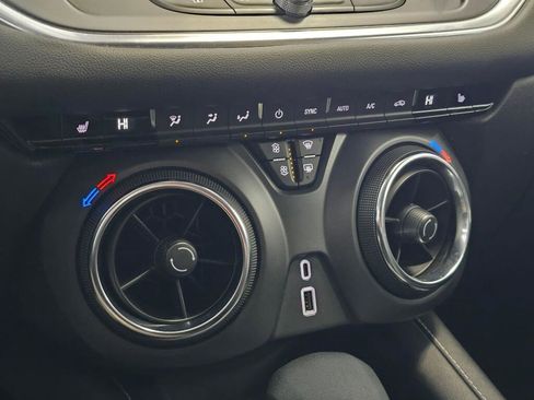 Used 2025 Chevrolet Blazer LT image 30