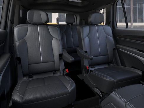 New 2026 Cadillac Vistiq Luxury image 17